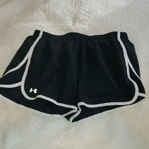 Under Armour Women's Fly-By running shorts